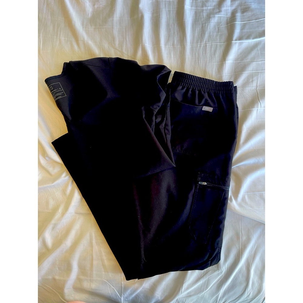 Figs scrubs. Top: M Pants: M/Tall
